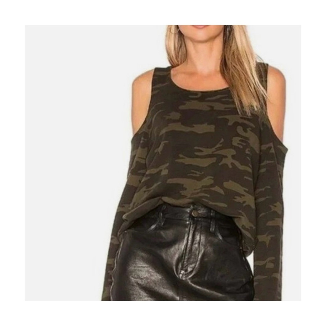 Sanctuary Cut-Out Shoulder Camo Sweatshirt Top in Gray